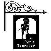 LE PETIT TOURNEUR